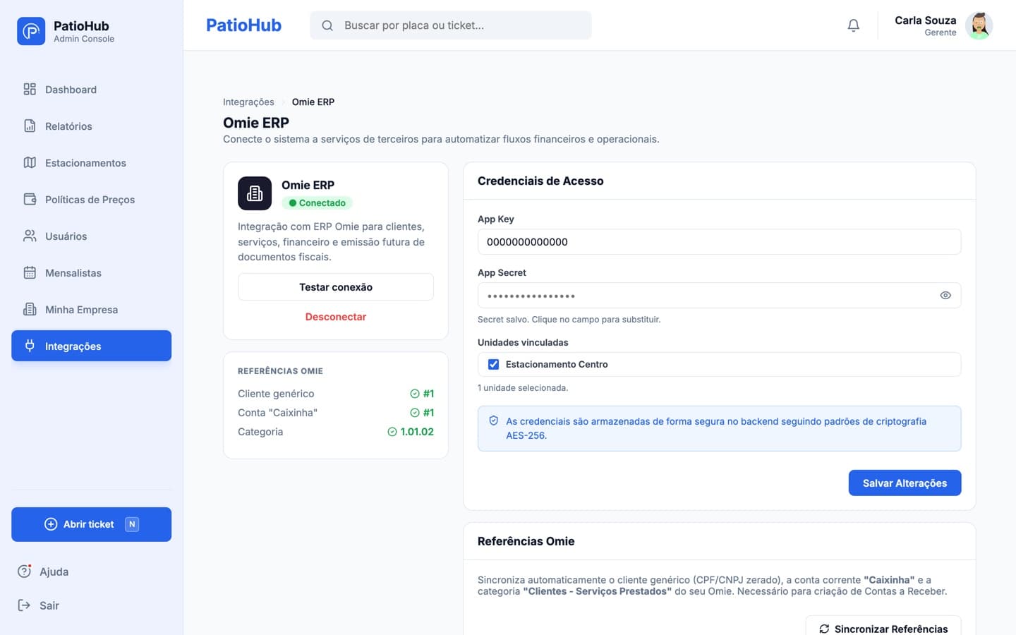 Tela de integração com o Omie na PatioHub: status conectado, App Secret mascarado, unidades vinculadas e referências de cliente, conta e categoria.